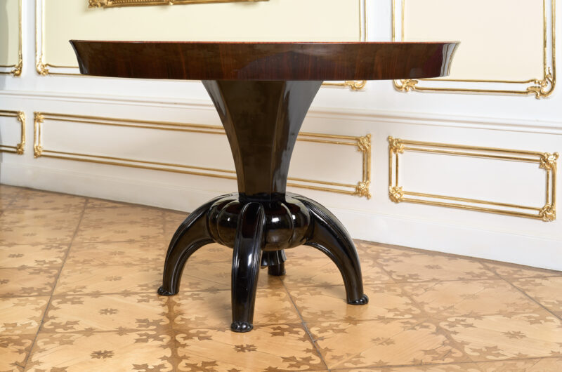 Internierter Salontisch W Foltin zug 03
